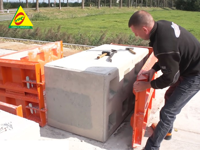 Dầu tách khuôn Giá Rẻ: Nên mua hay Không?