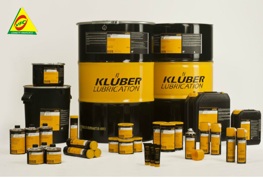 Dầu Tưới Nguội Kluber Là Gì? Tại Sao Các Xưởng Cơ Khí Cao Cấp Lại Ưa Chuộng Thương Hiệu Này?